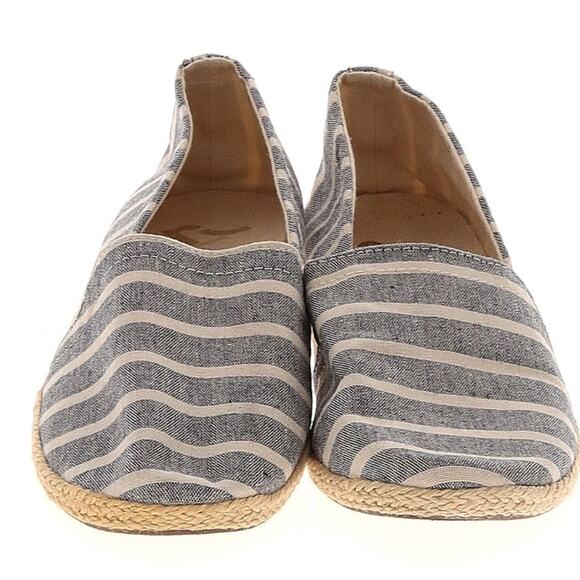 Report Sz 10 striped Flats Blue and White Comfort Espadrille Sandal Summer Flats - Picture 7 of 8